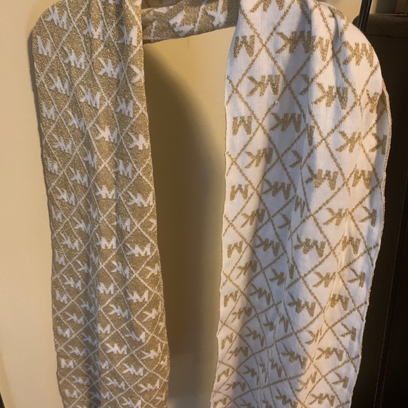 Michael Kors Scarf - Picture 2 of 3